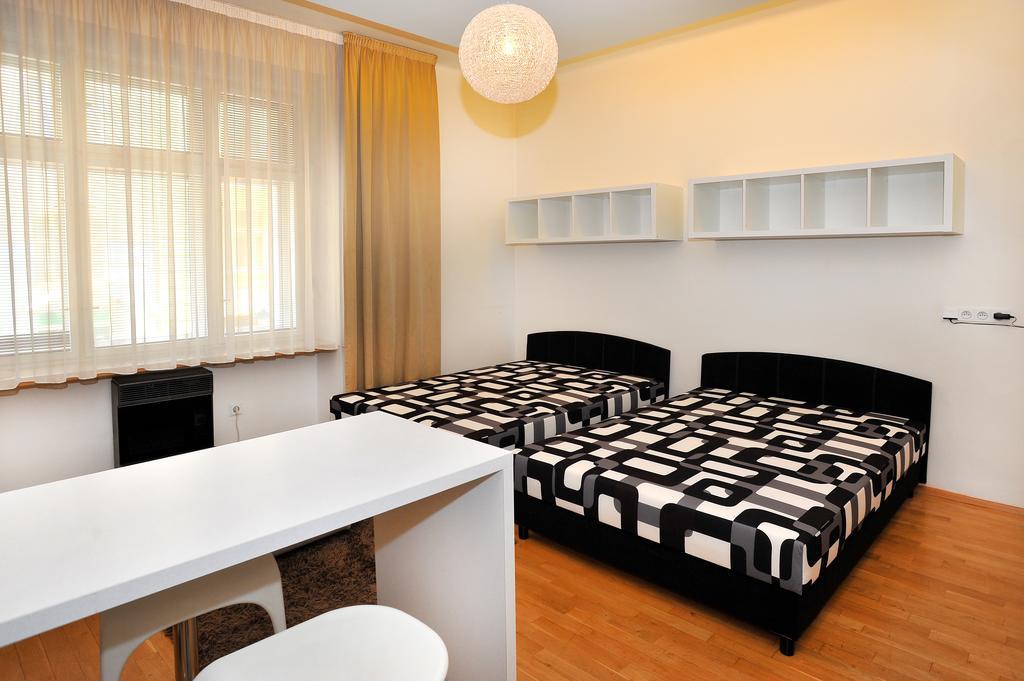 Apartment Elišky Krásnohorské Prága Szoba fotó